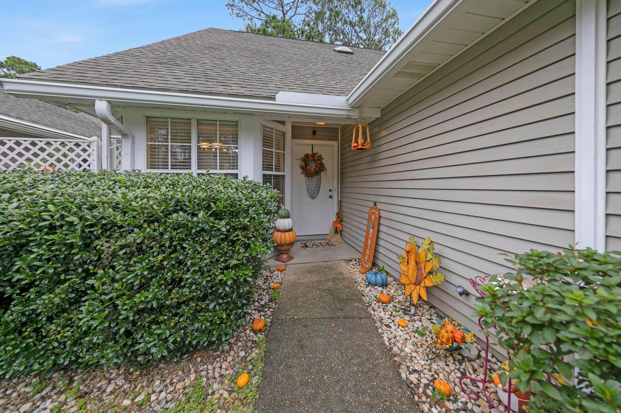 617 Emerald Lane - Photo 1