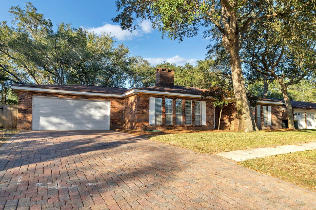 333 Shannon Court - Photo 1