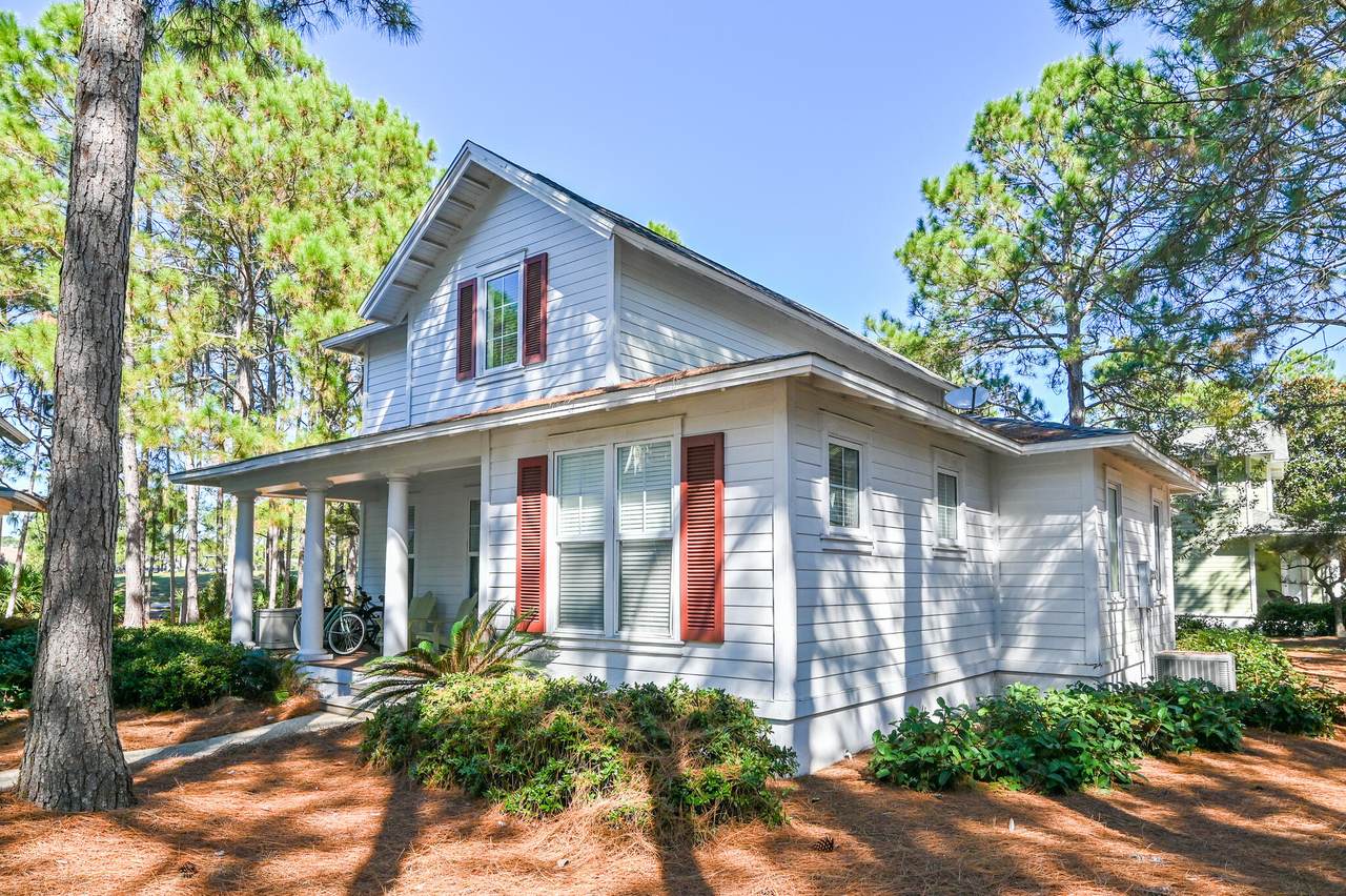 1346 Ravens Run - Photo 1