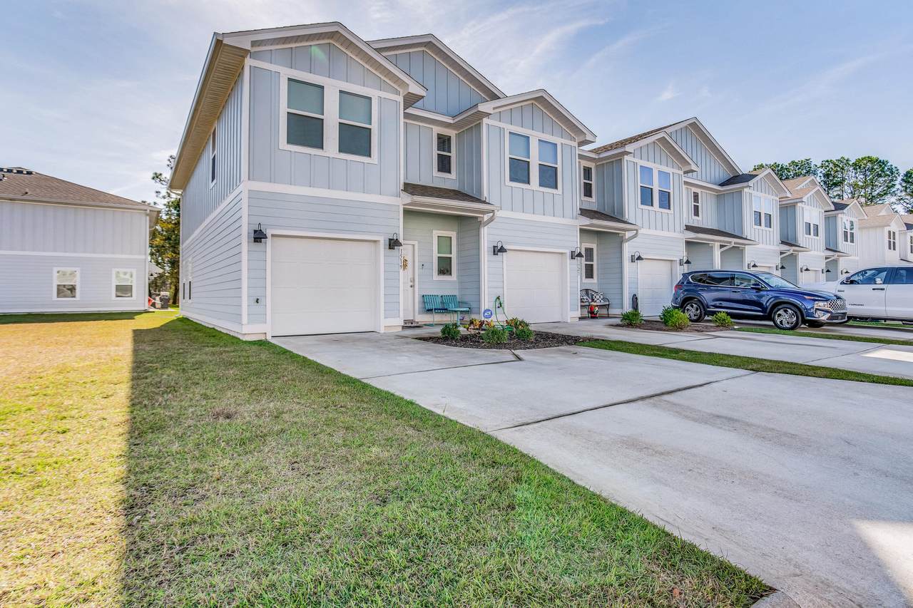 1008 Mclaren Circle - Photo 1