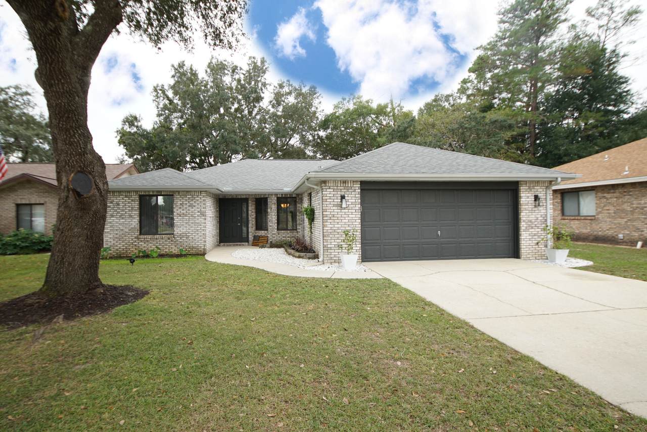 102 Poplar Place - Photo 1