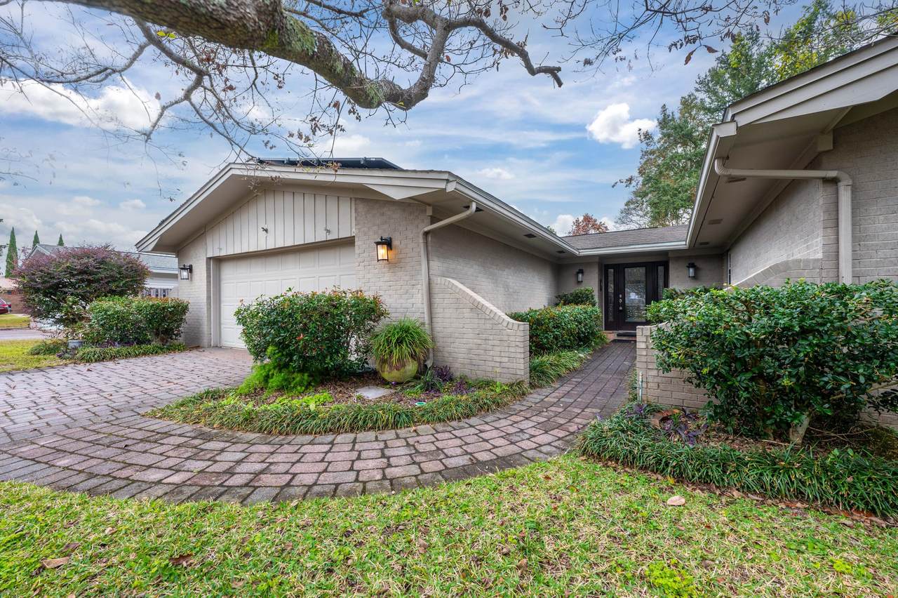 14 Doral Drive - Photo 1