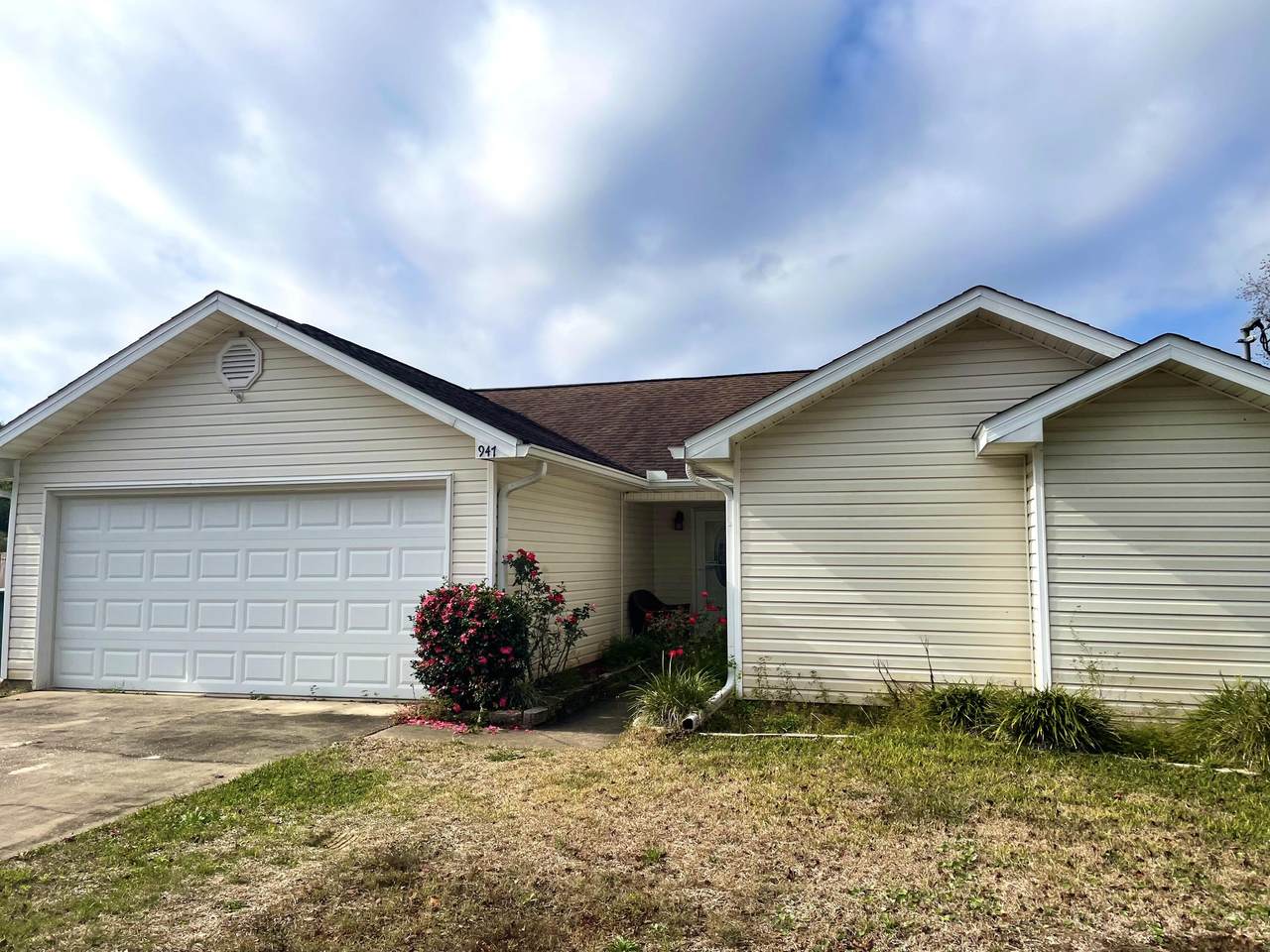 947 Emily Circle - Photo 1
