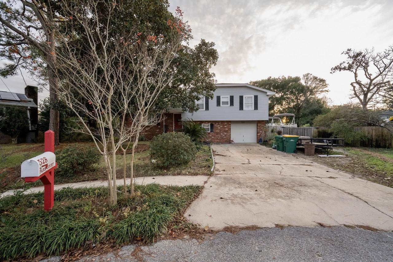 528 Park Court - Photo 1