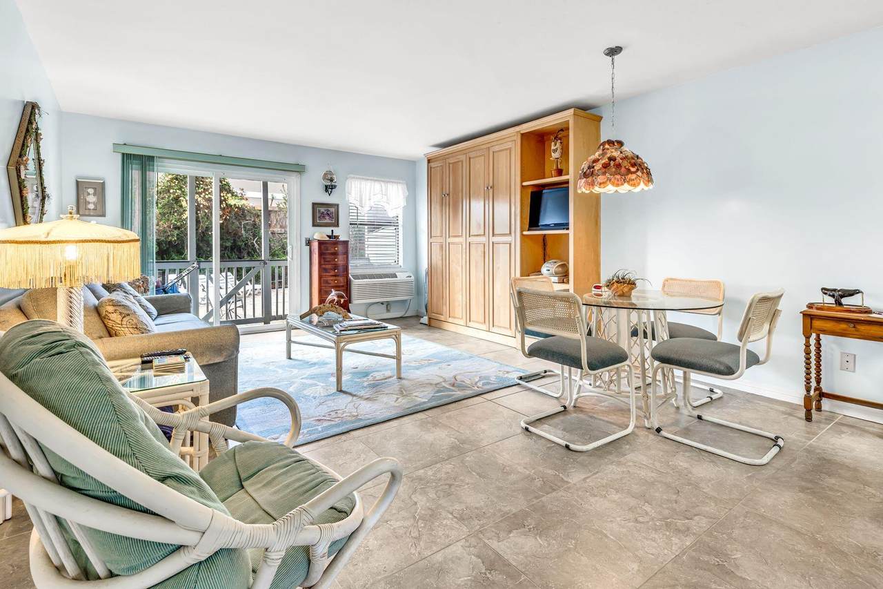126 Walton Lakeshore Drive - Photo 1