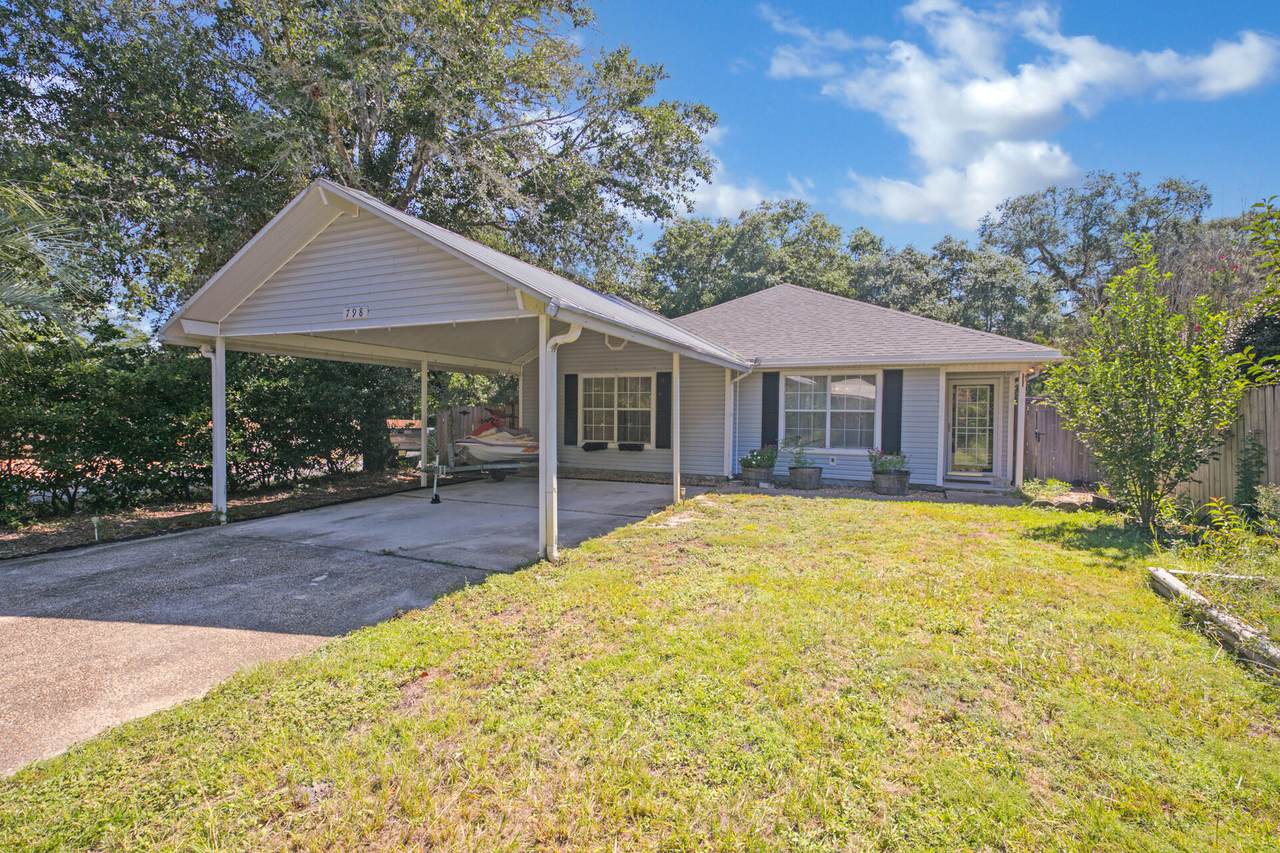 798 Linden Avenue - Photo 1