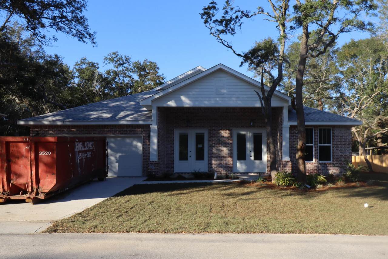 405 Yancey Street - Photo 1