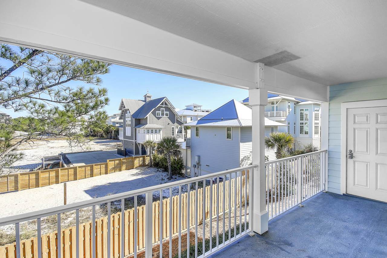 11 Beachside Drive - Photo 1