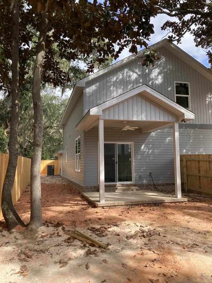 1305 Cedar Avenue - Photo 1