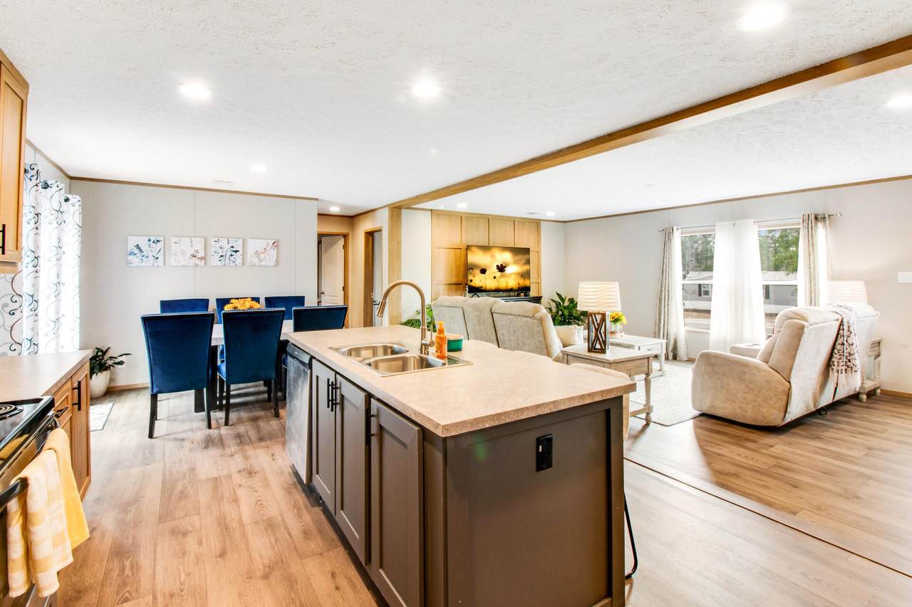190 Woodlands Boulevard - Photo 1