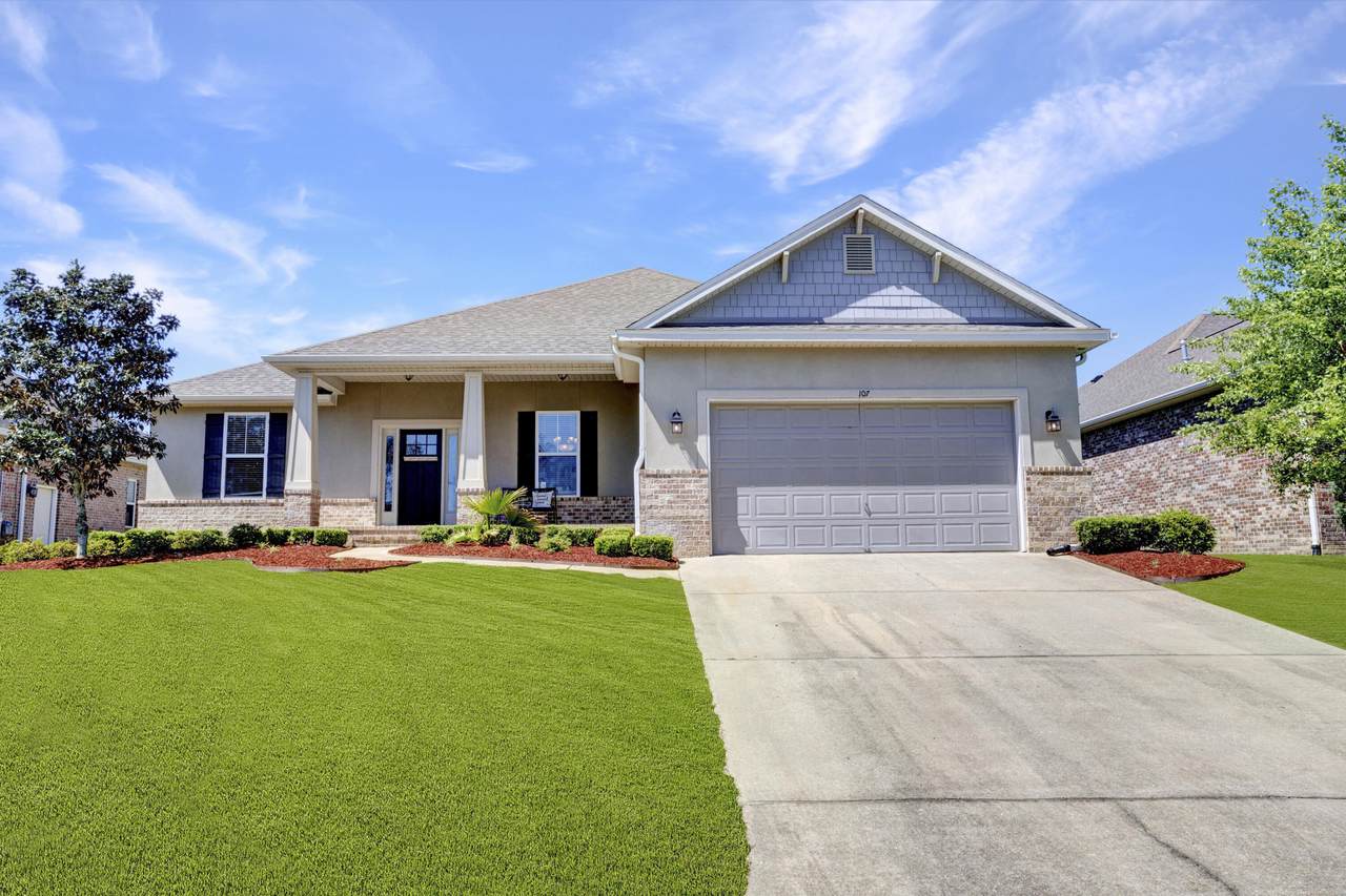 107 Alicia Drive - Photo 1