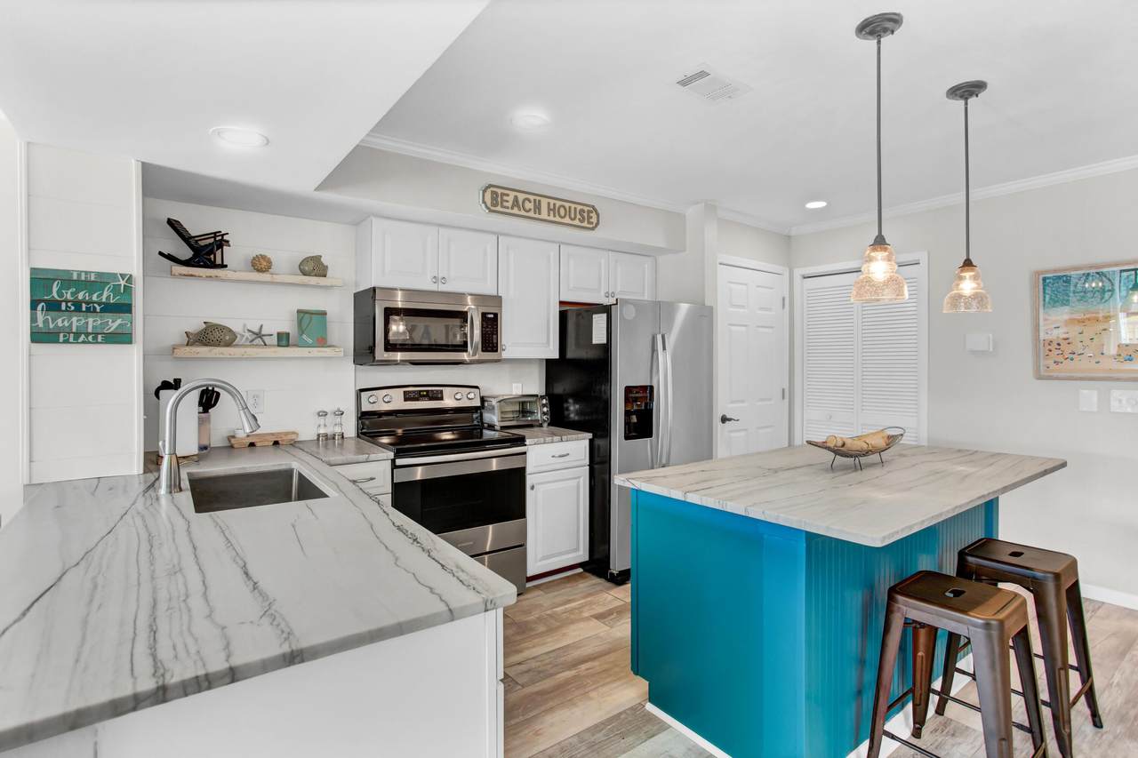 917 Harbour Pointe Lane - Photo 1