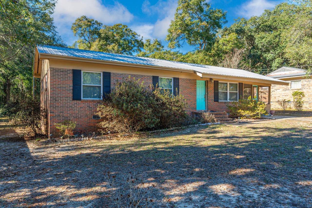 110 Live Oak Street - Photo 1
