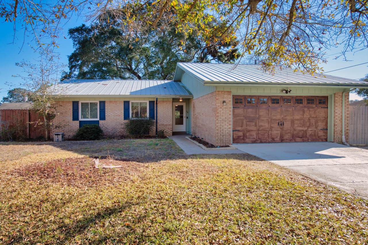 74 Mooring Lane - Photo 1
