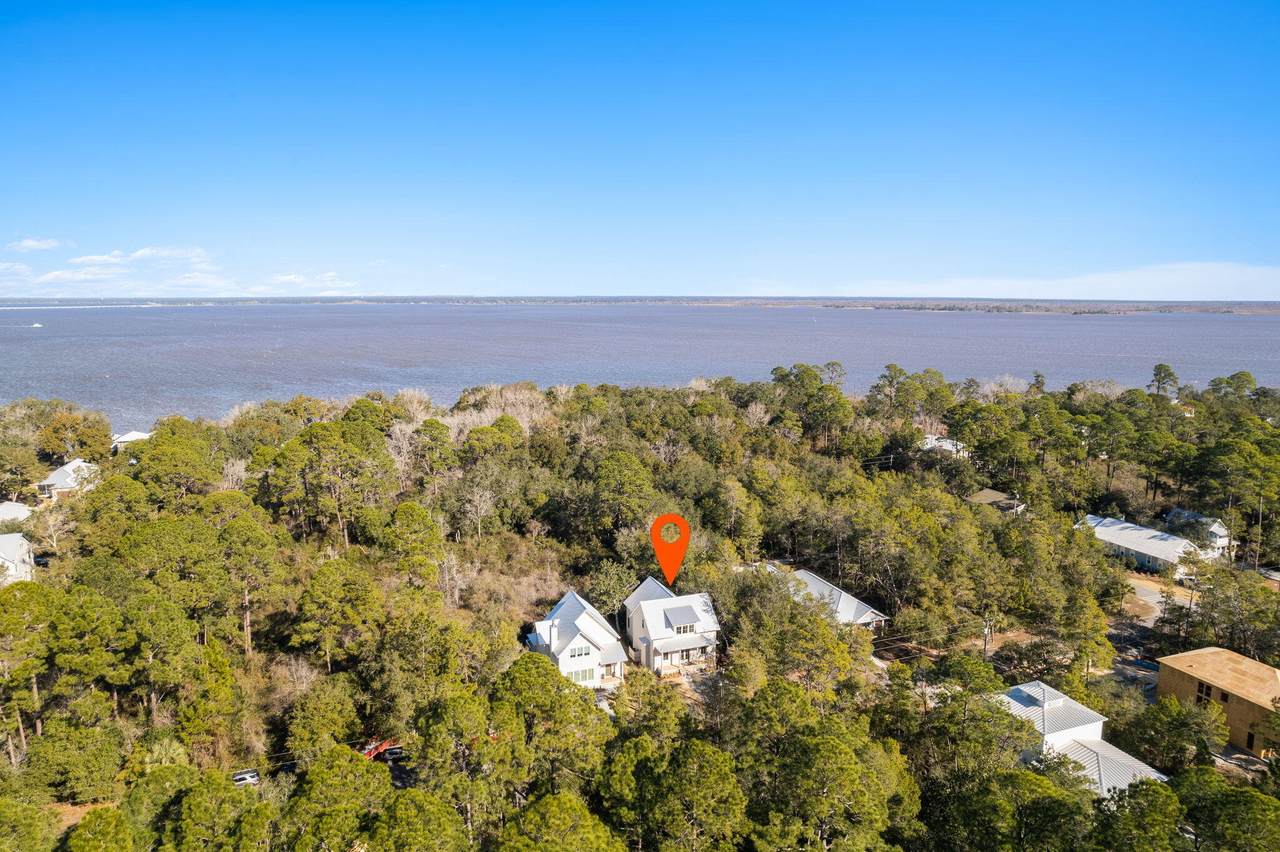 105 Greenbriar Lane - Photo 1