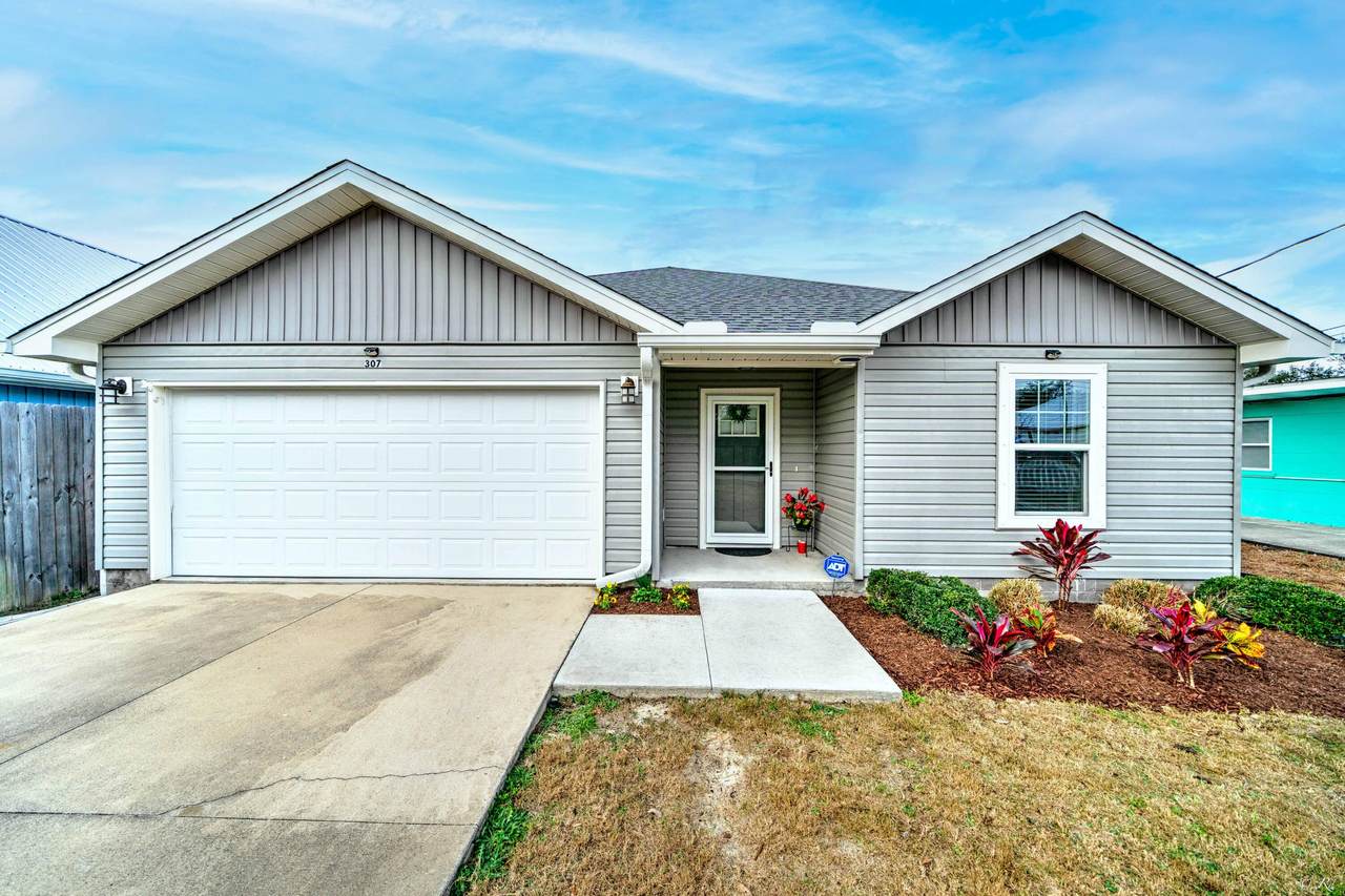 307 Oleander Drive - Photo 1