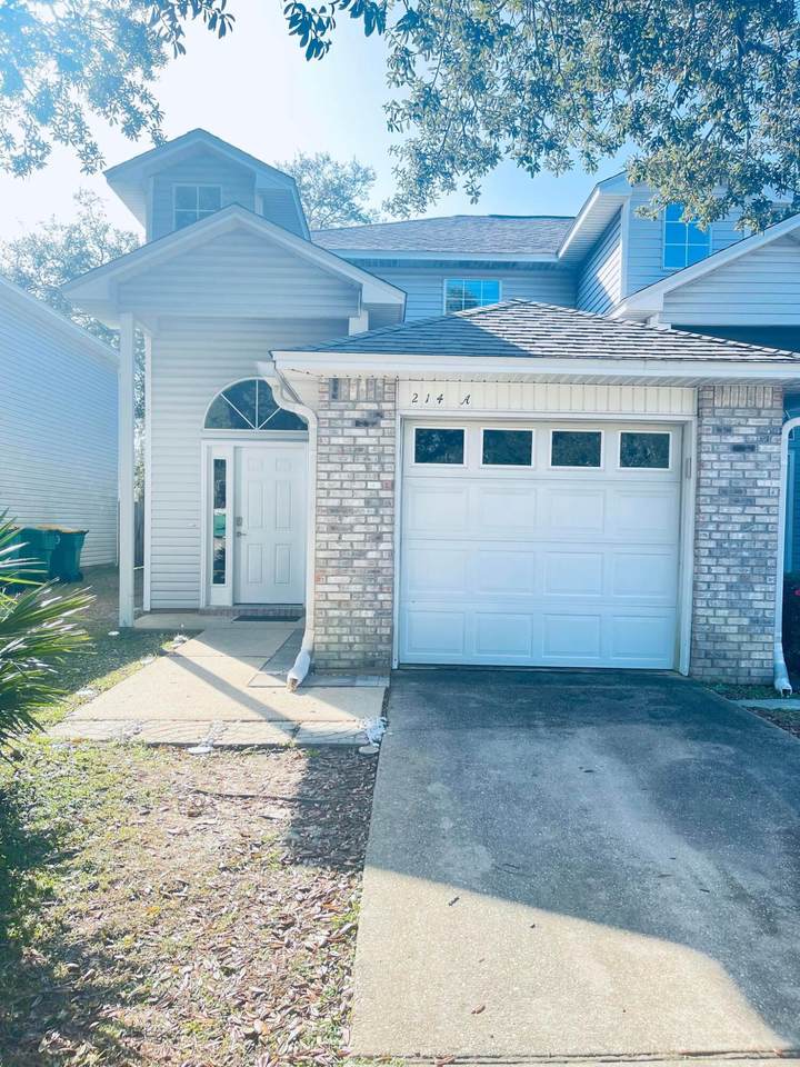 214 Tooke Street - Photo 1