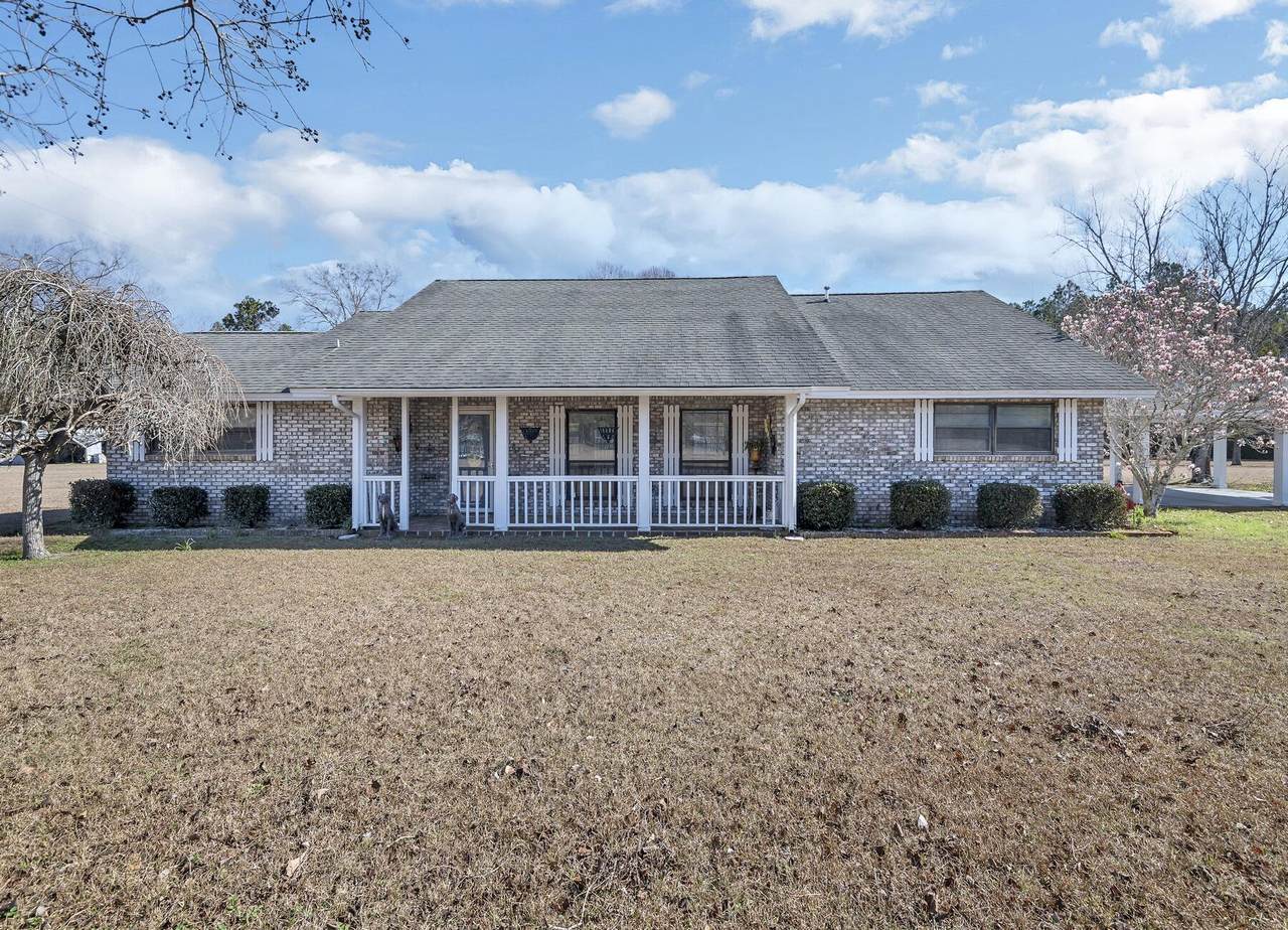 134 Thomas Drive - Photo 1
