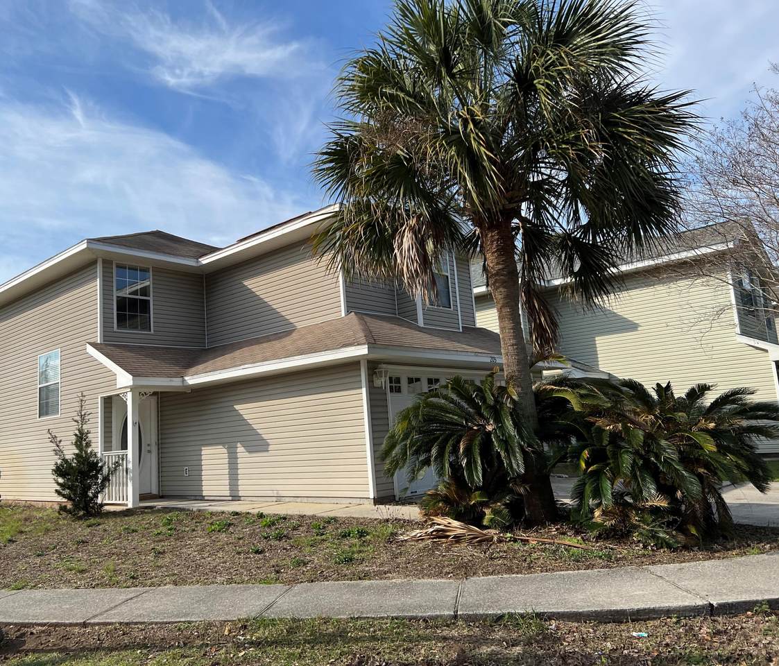 205 Twin Lakes Lane - Photo 1