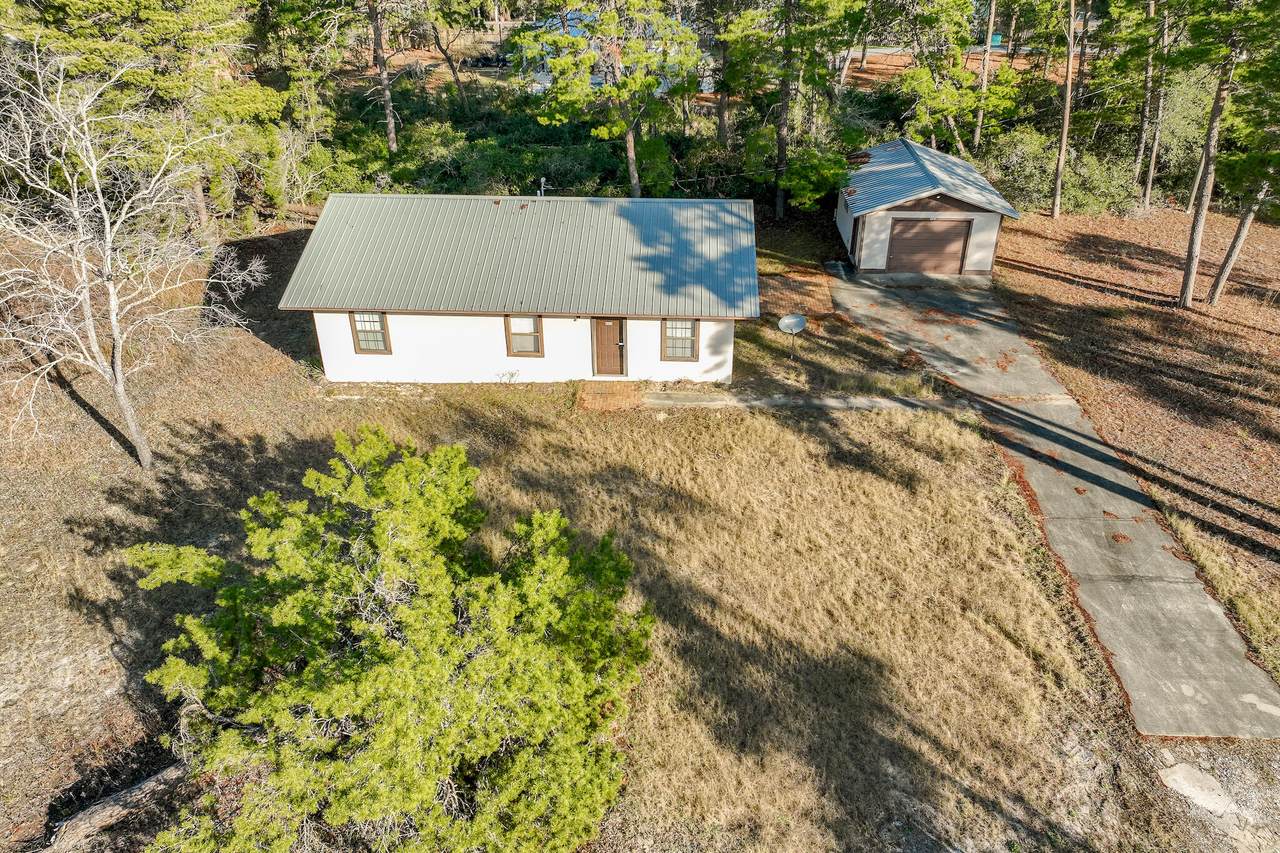 323 Pinewood Lane - Photo 1