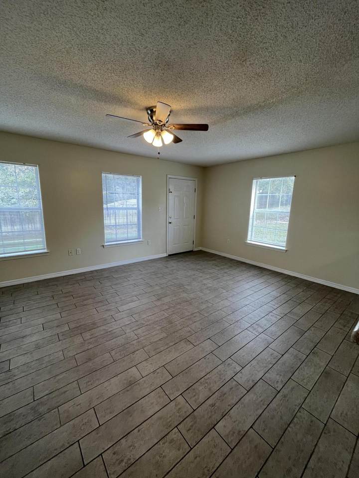 204 Johnson Court - Photo 1