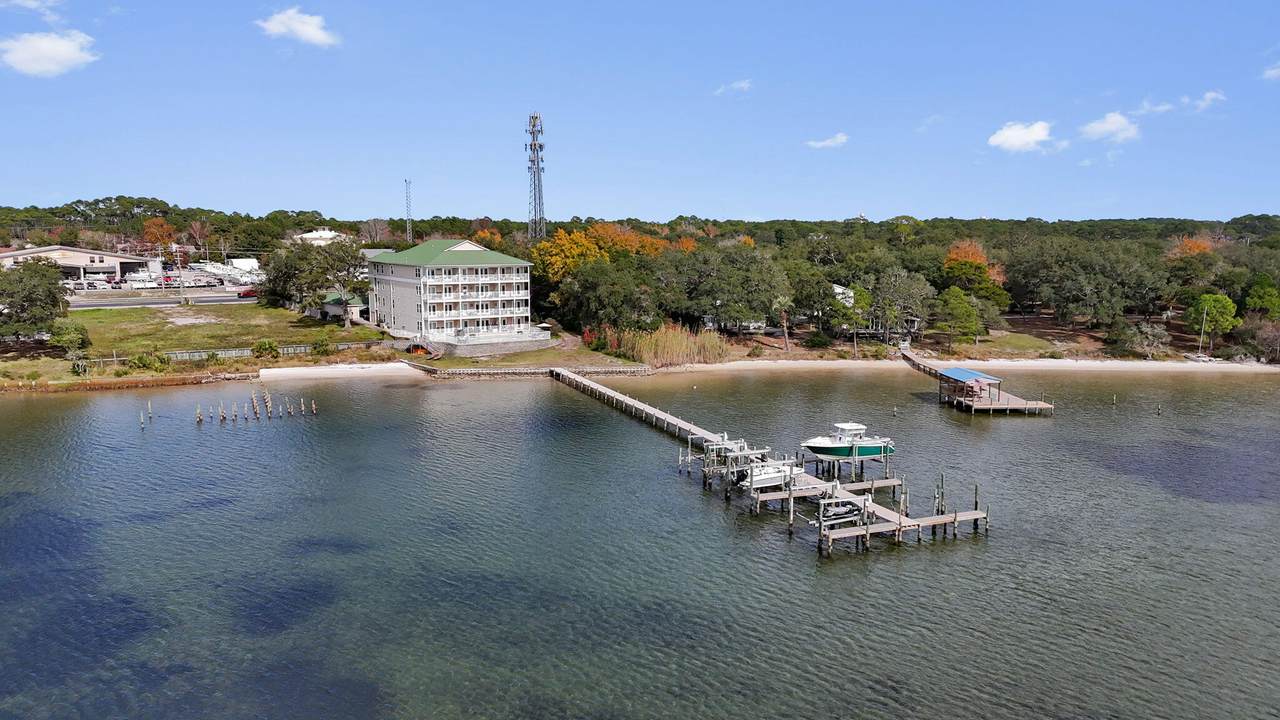 1409 Hwy 98 - Photo 1