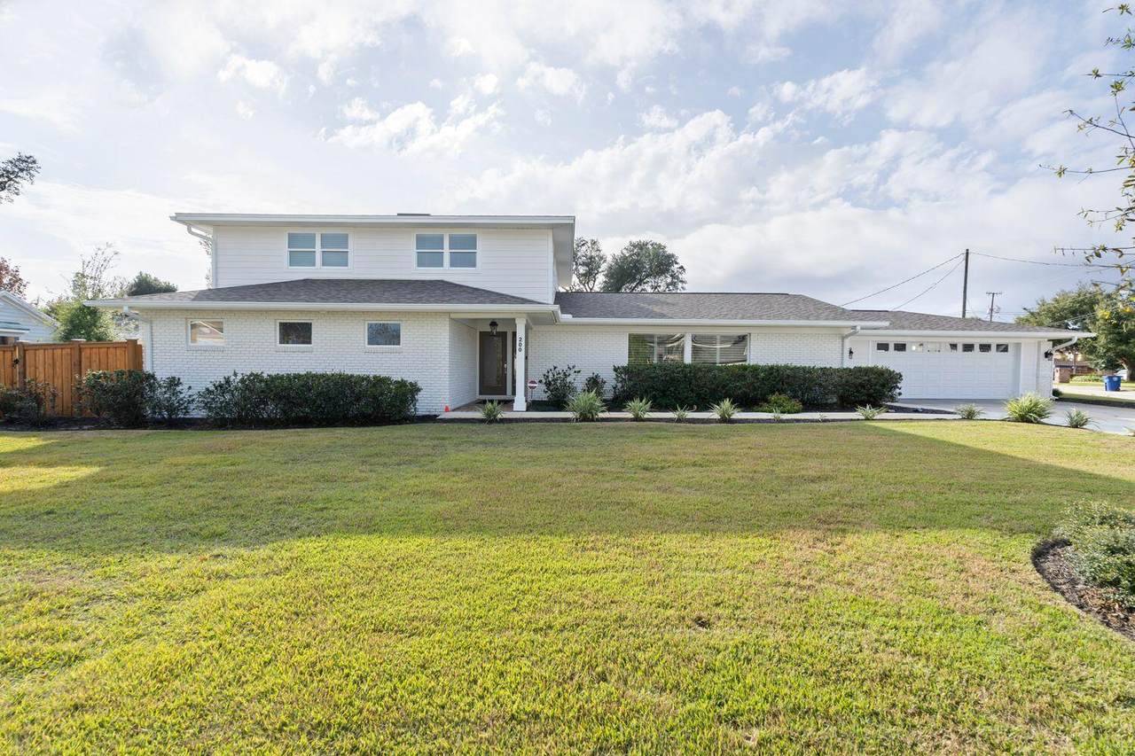 200 Hollis Avenue - Photo 1