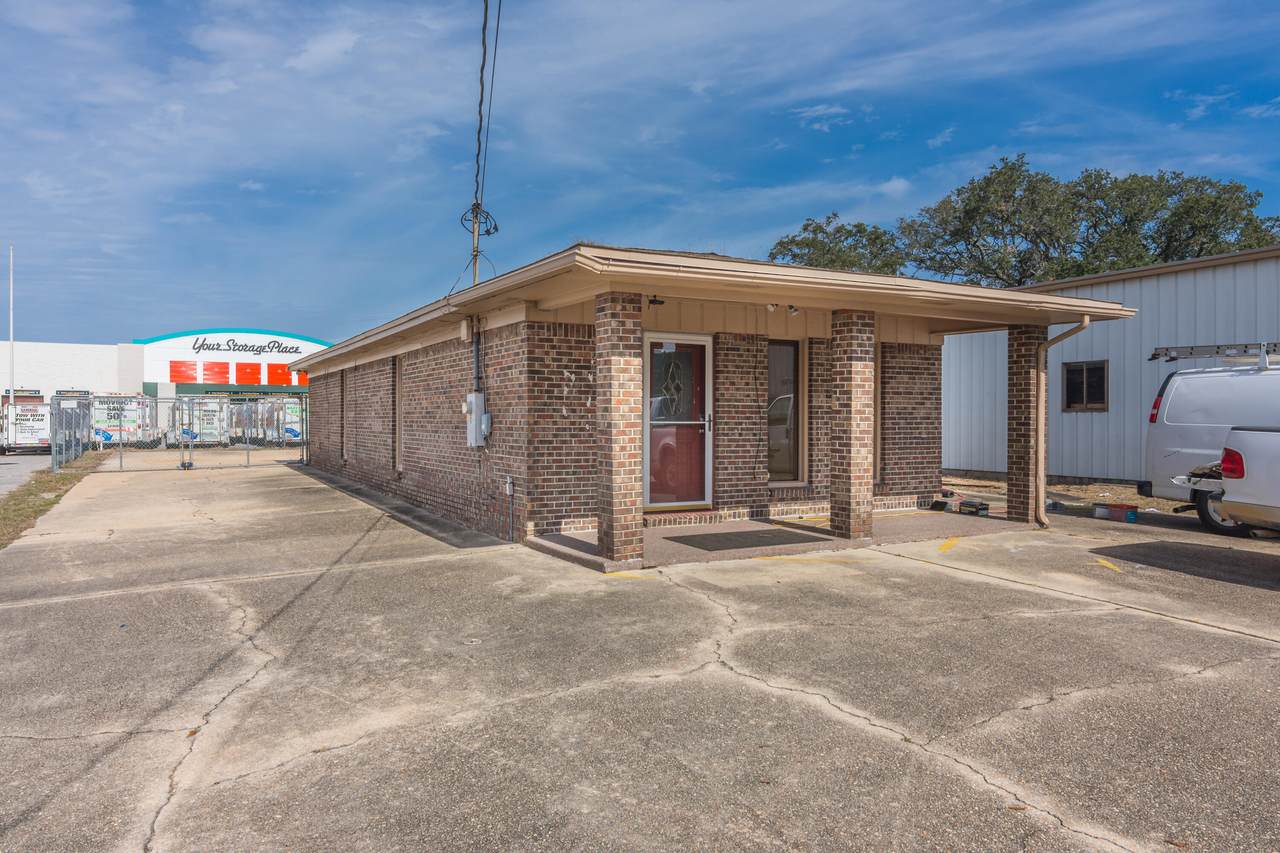 28 Kelly Avenue - Photo 1