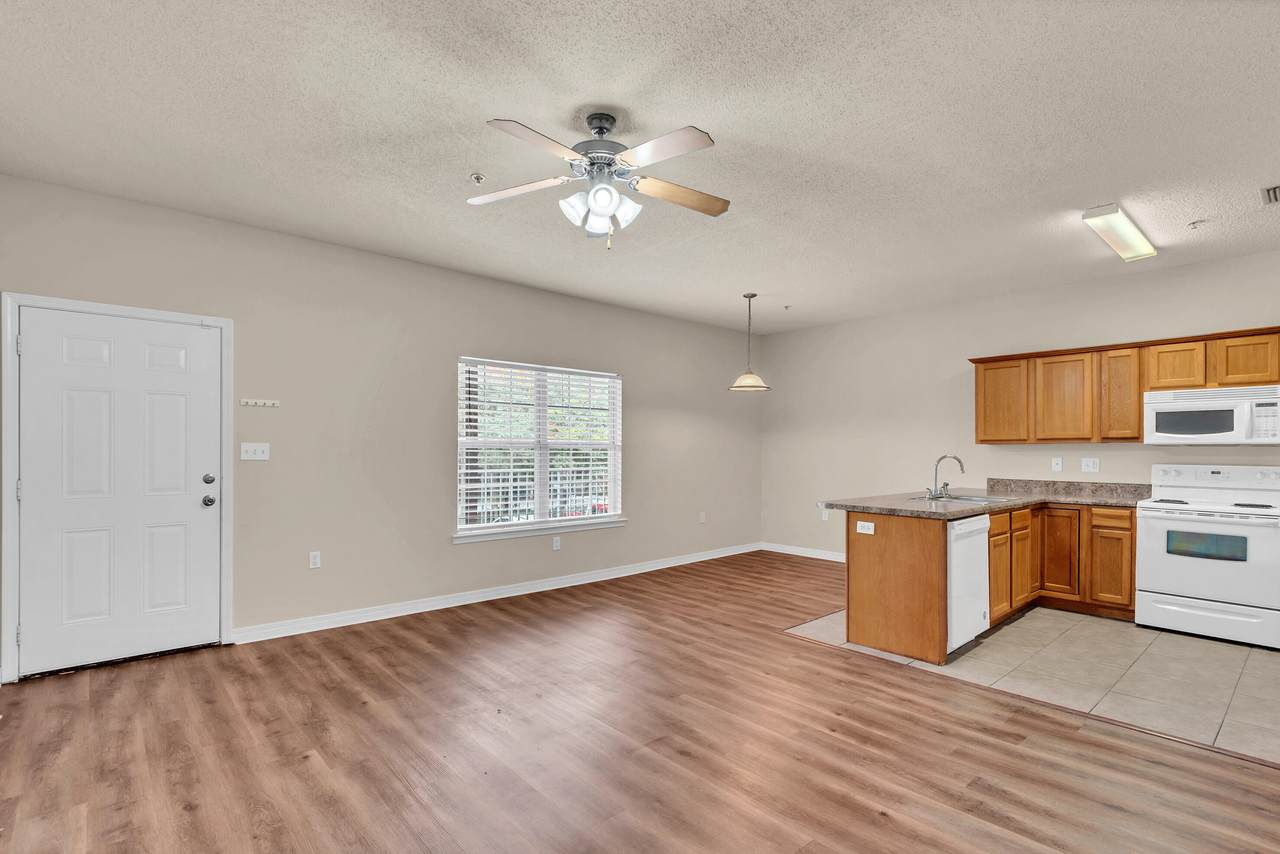 936 Barrow Street - Photo 1