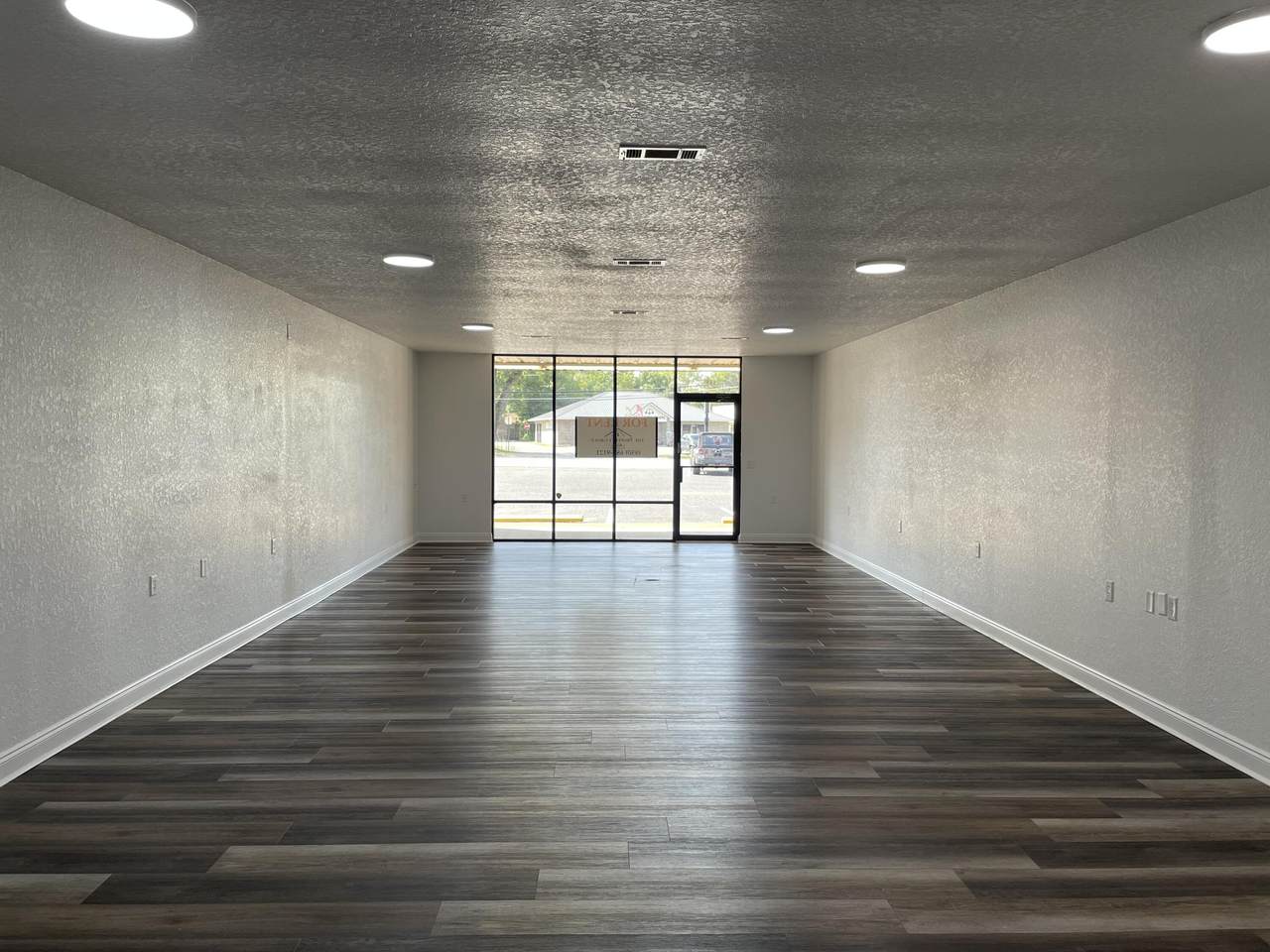 625 Ferdon Boulevard - Photo 1