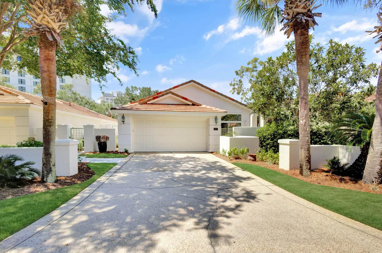 8002 Legend Creek Drive - Photo 1