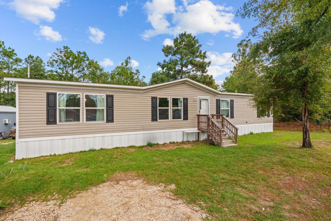 188 Pinetree Lane - Photo 1