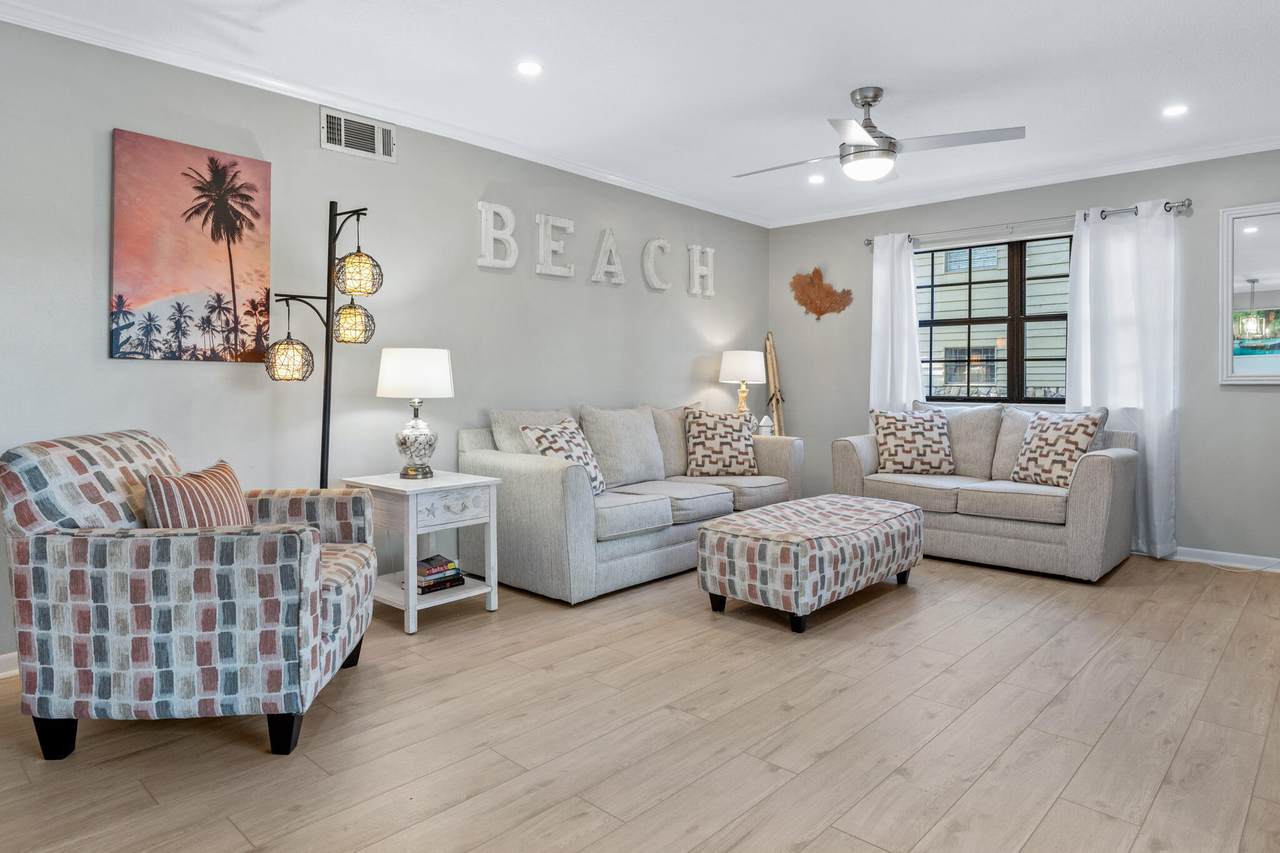 488 Driftwood Bay - Photo 1