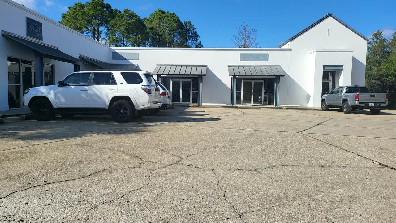 114 Logan Lane Lane - Photo 1