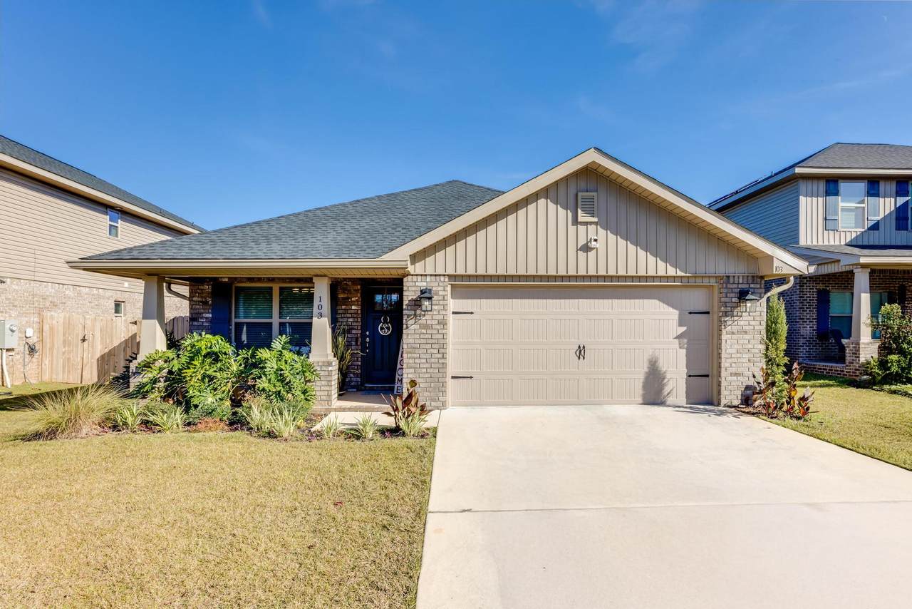 103 Ridgeway Circle - Photo 1