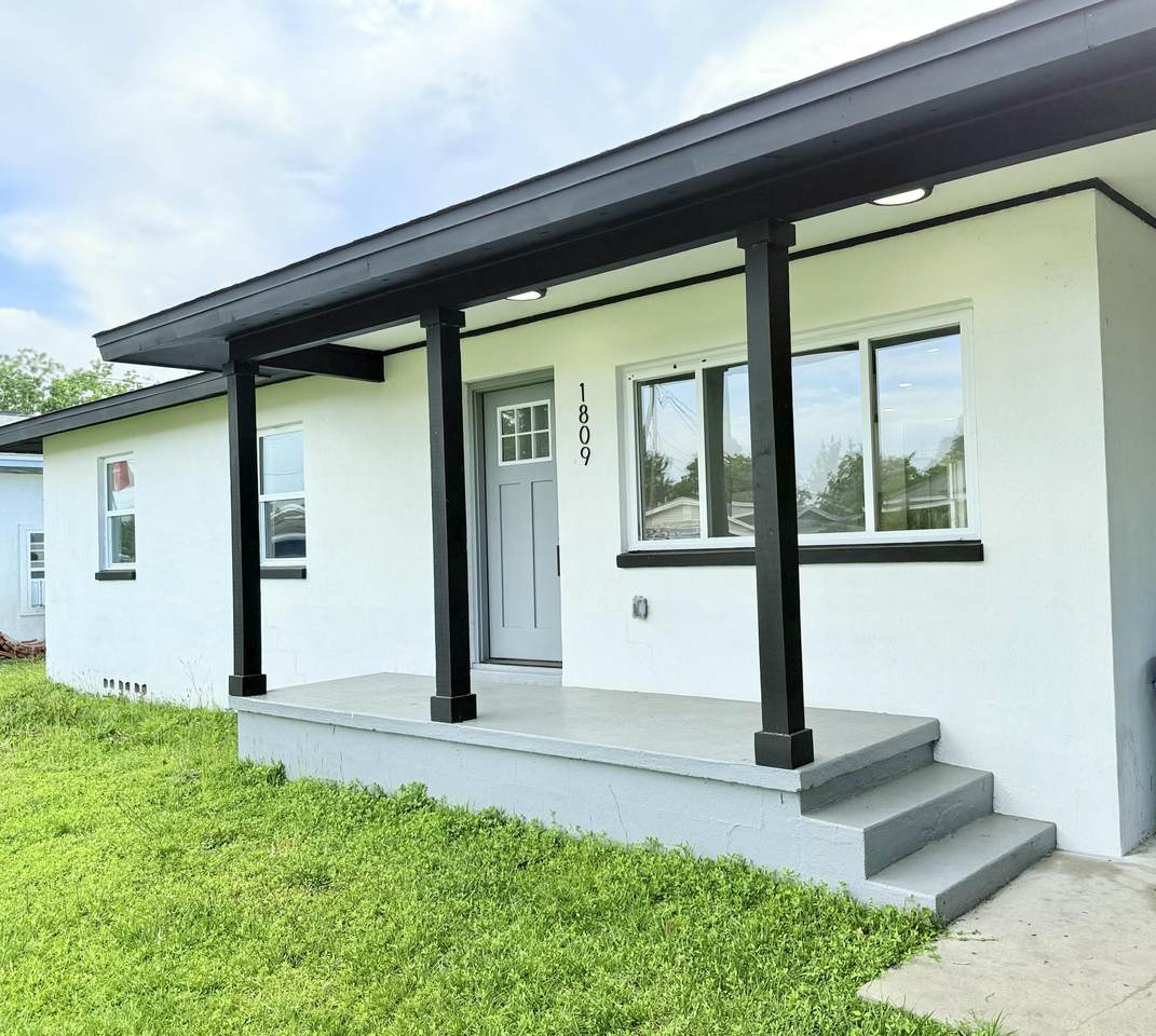 1809 Clay Avenue - Photo 1