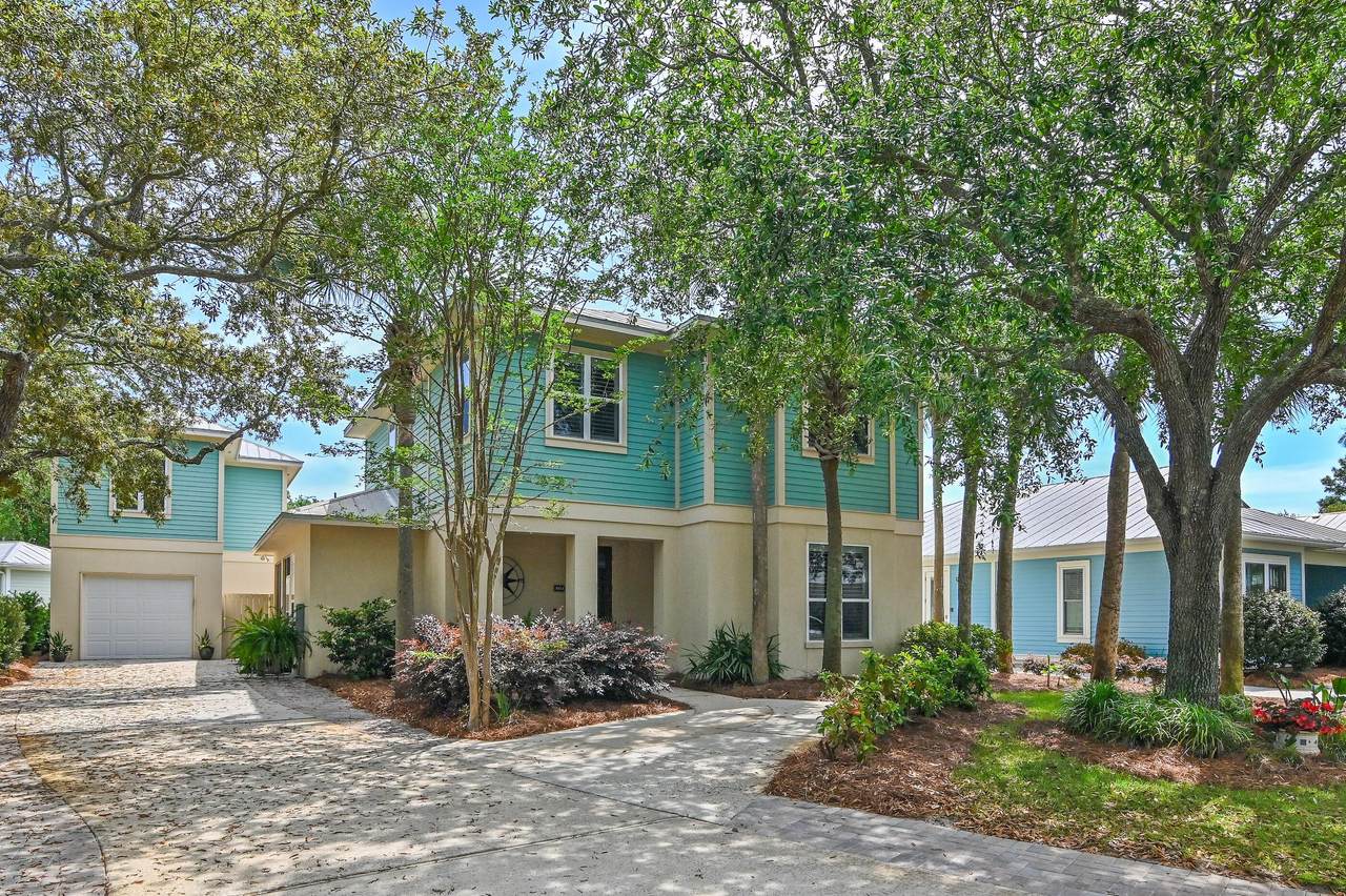 2031 Pine Island Circle - Photo 1