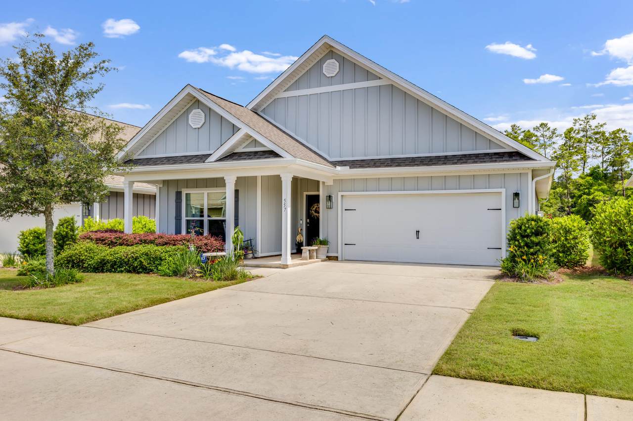 557 Lightning Bug Lane - Photo 1