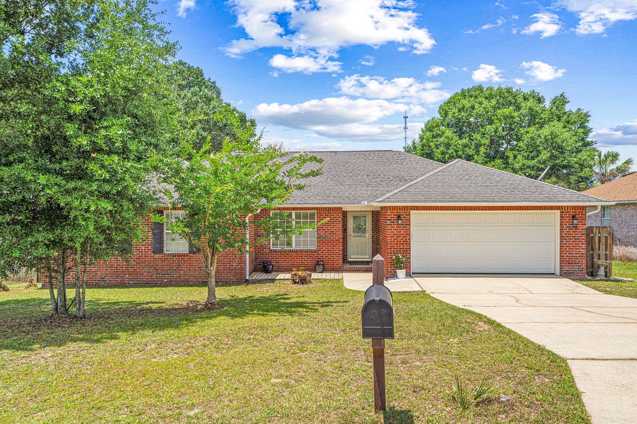 138 Conquest Avenue - Photo 1