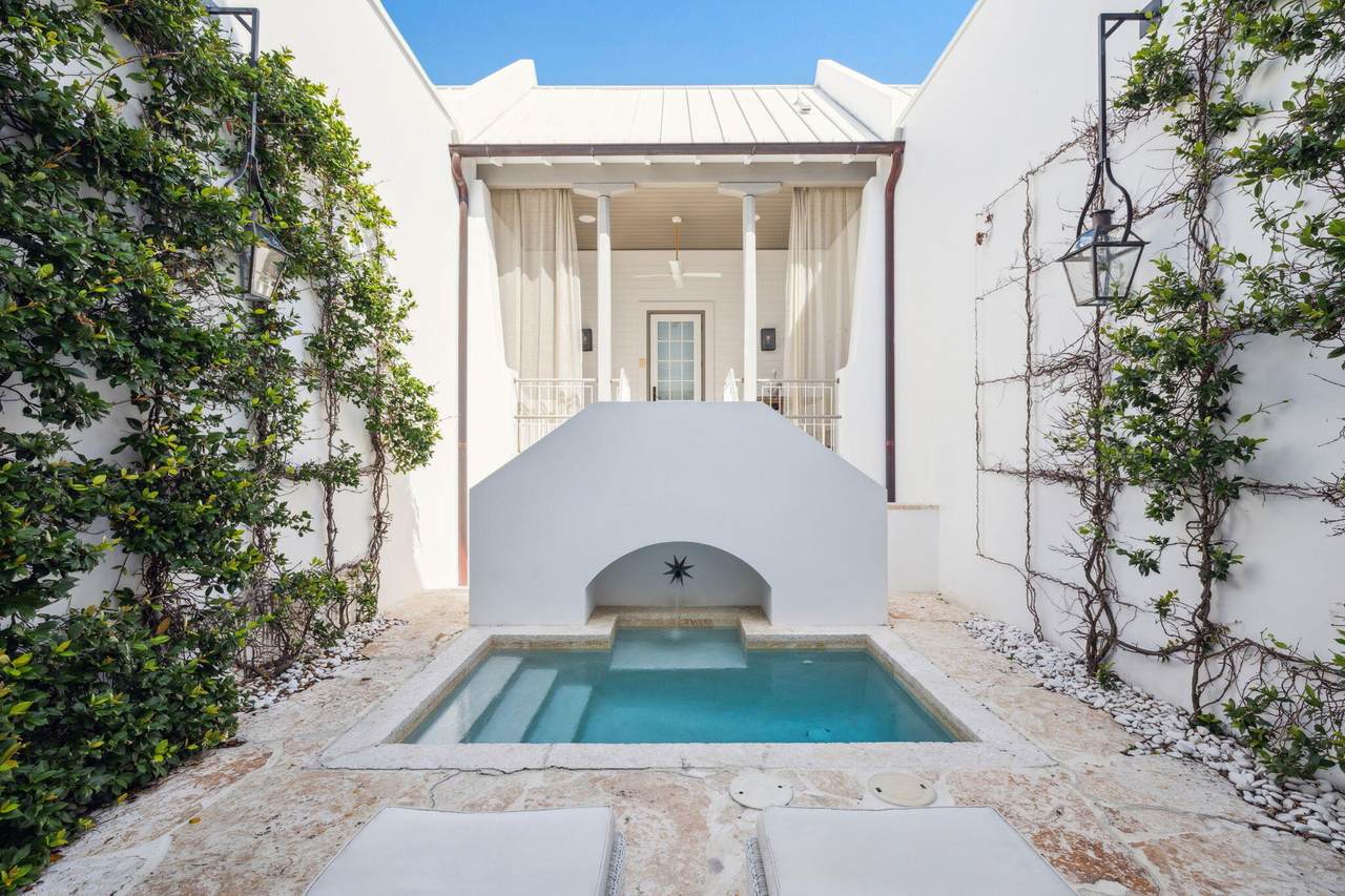 132 N Somerset Street Street - Photo 1