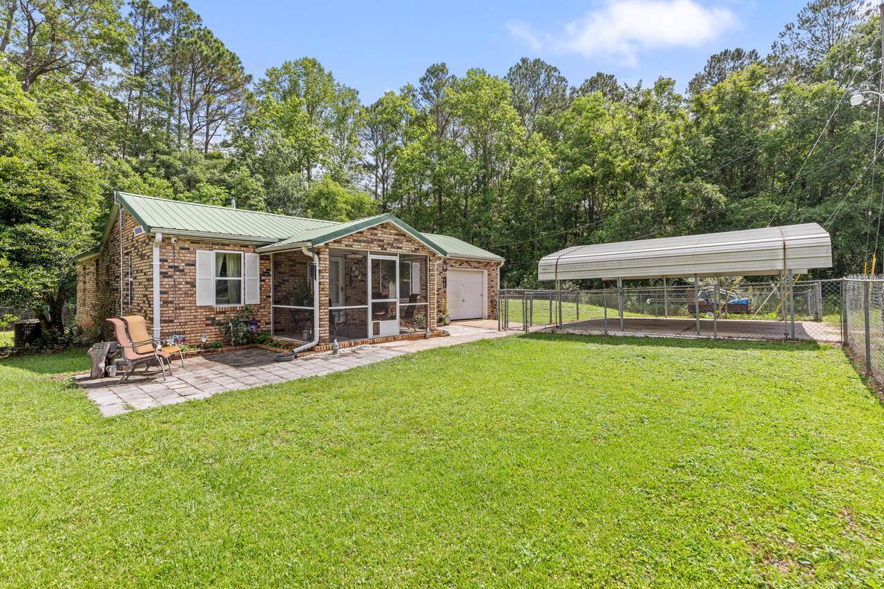 894 Williams Avenue - Photo 1