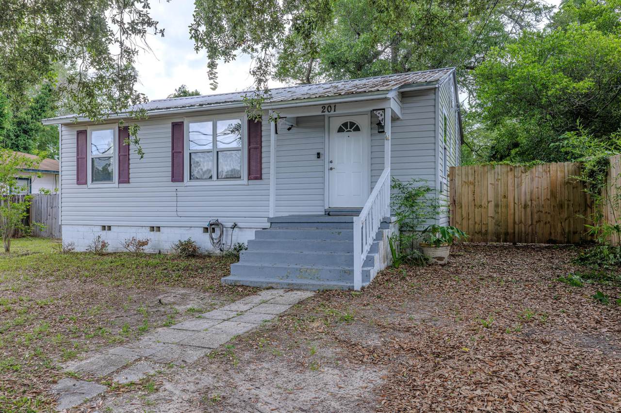 201 Chaseville Street - Photo 1