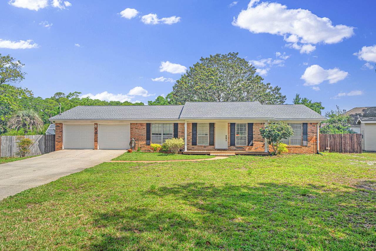 203 Elizabeth Court - Photo 1