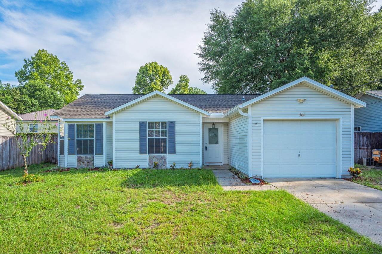 504 Shortwell Avenue - Photo 1