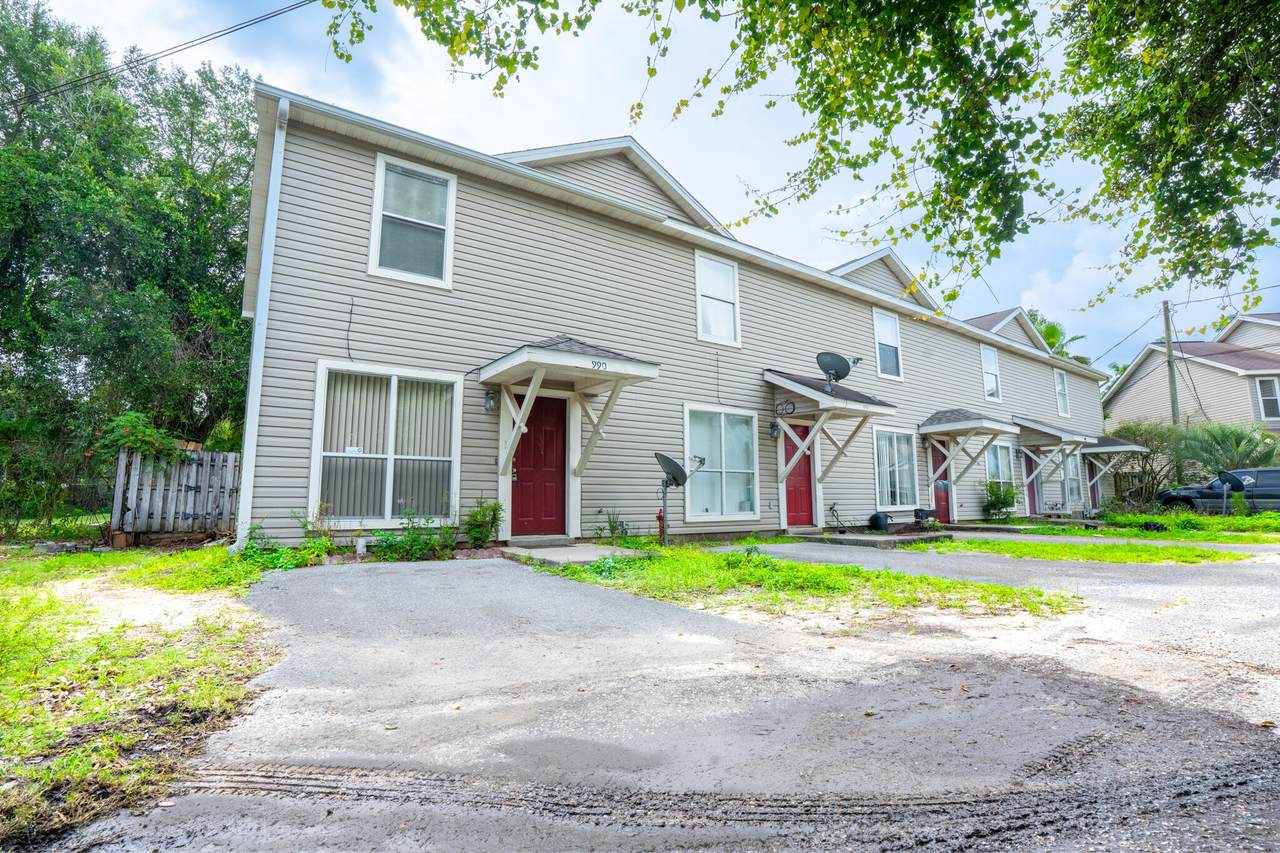 990 Rockport Drive - Photo 1