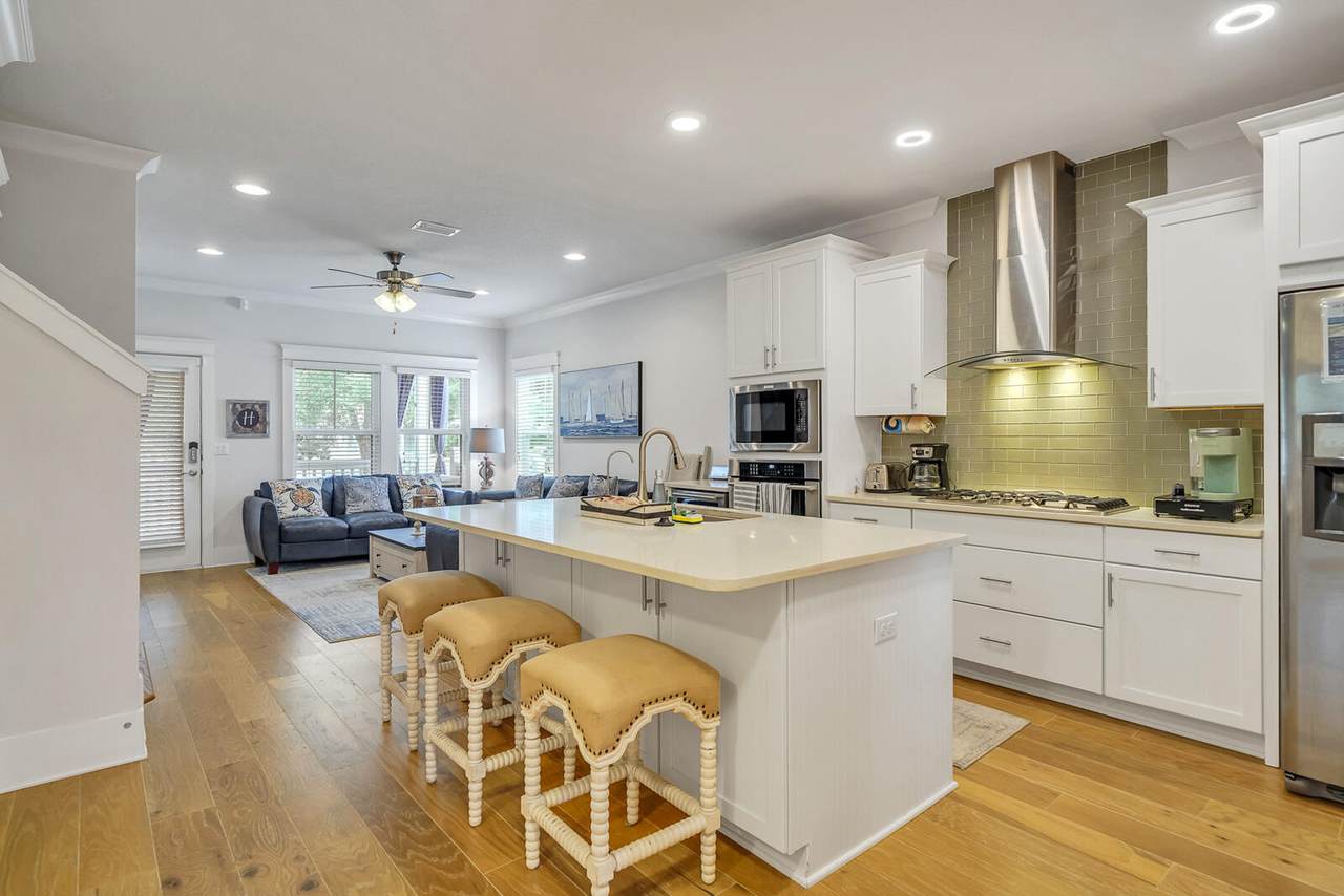 386 Grande Pointe Circle - Photo 1