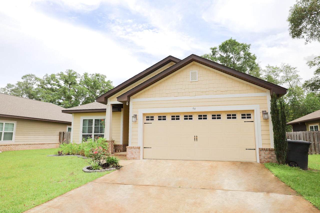 96 Benton Boulevard - Photo 1