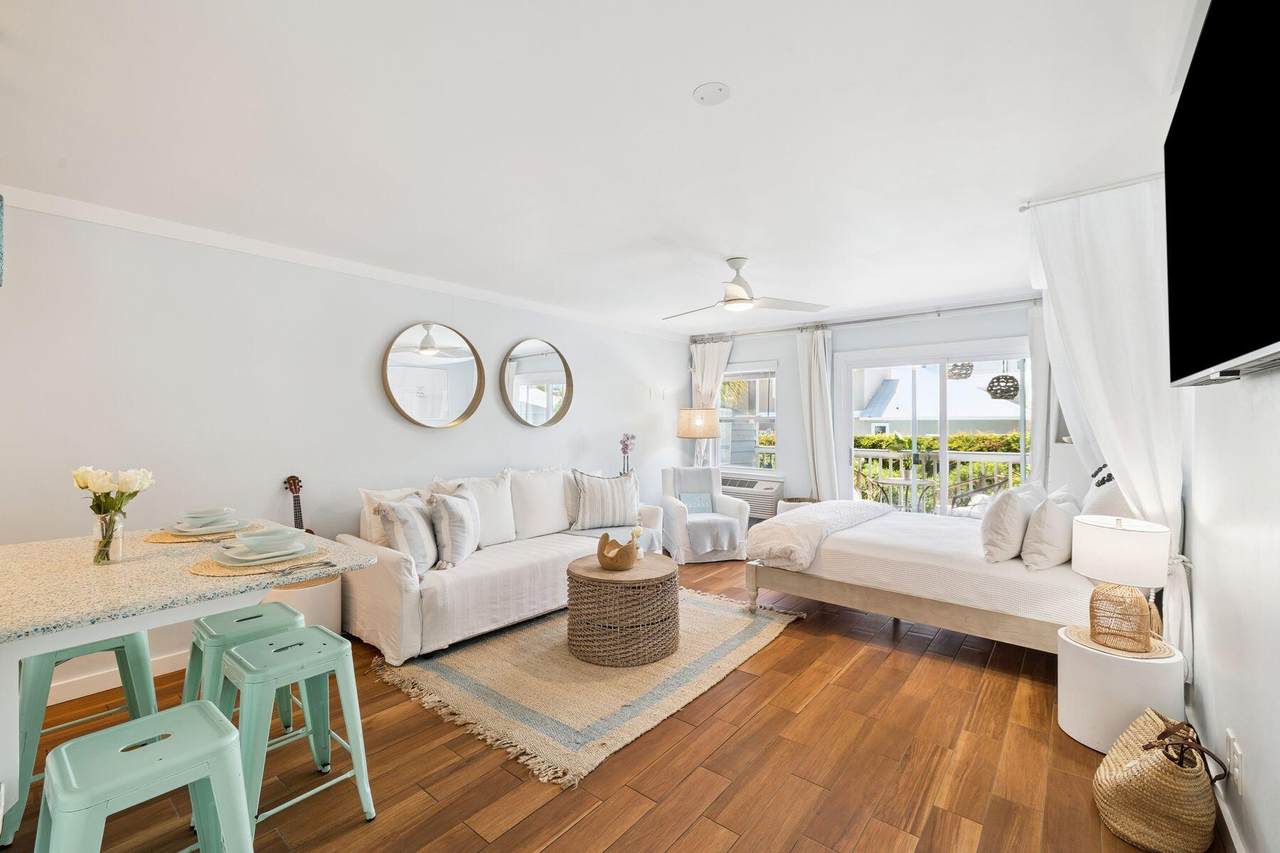 126 Walton Lakeshore Drive - Photo 1