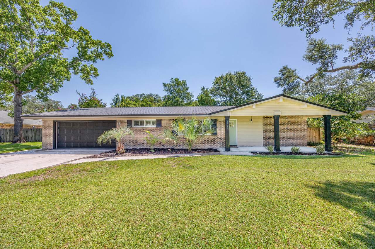 622 Merioneth Drive - Photo 1
