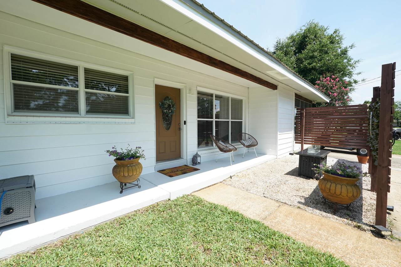 52 Iowa Drive - Photo 1